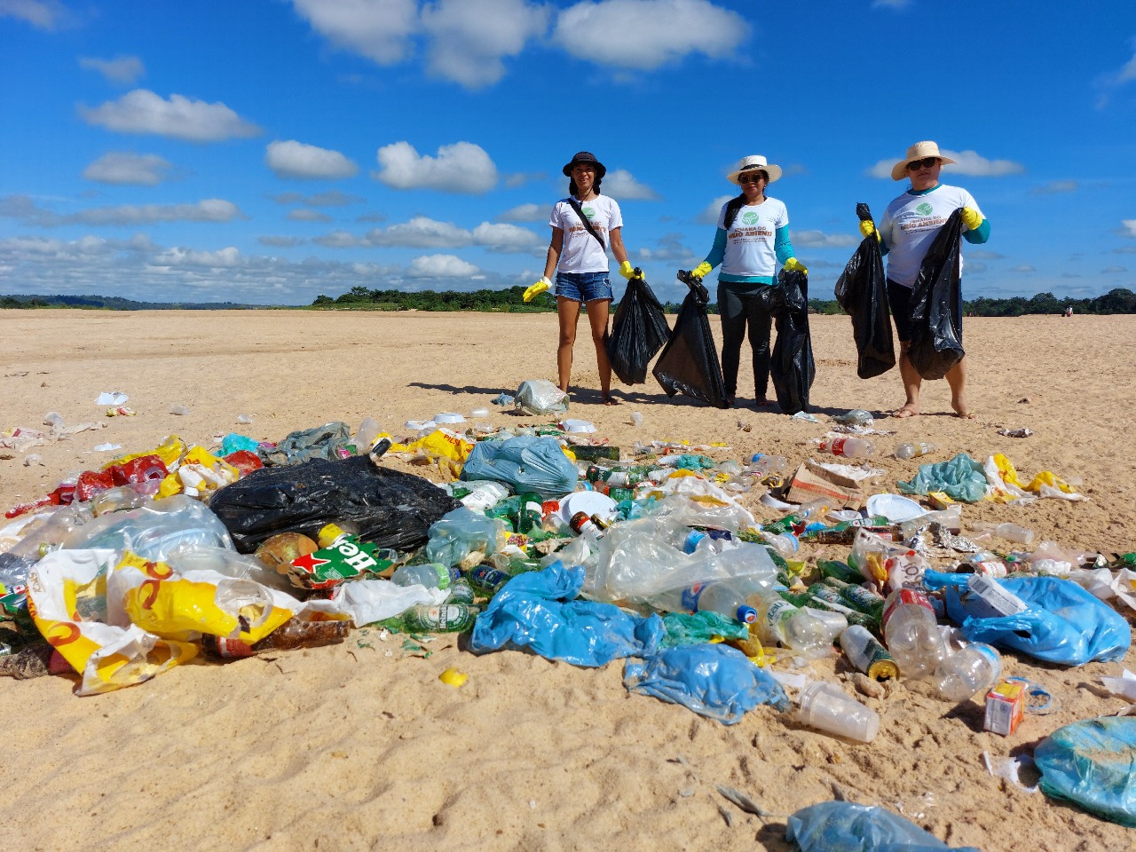 Dia V em 24 de fevereiro tem mutirões de limpeza nas praias