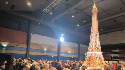 Francês construiu réplica da Torre Eiffel de 7,19 m em oito anos