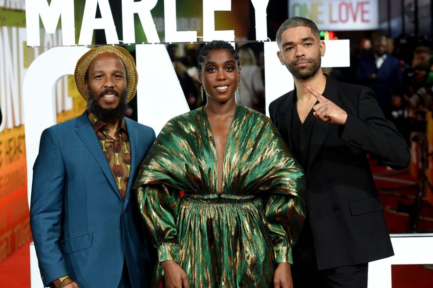 Ziggy Marley, Lashana Lynch e Kingsley Ben-Adir na pré-estreia do filme Bob Marley One Love em Londes