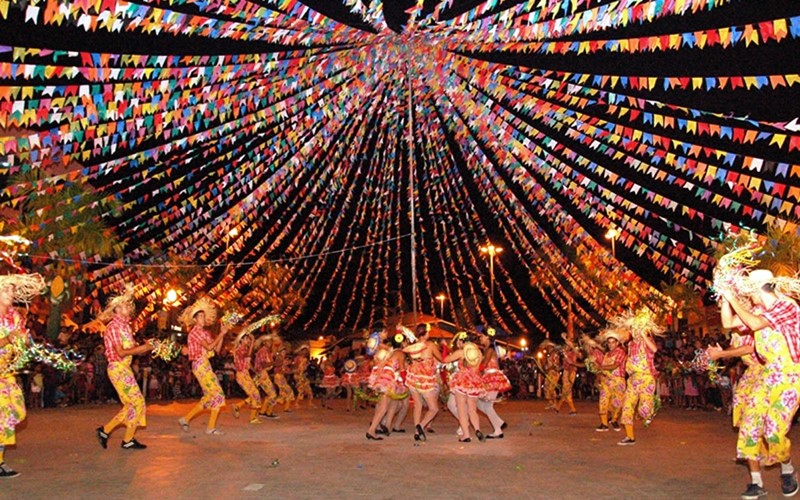 3. Festa Junina Quadrilha dança típica