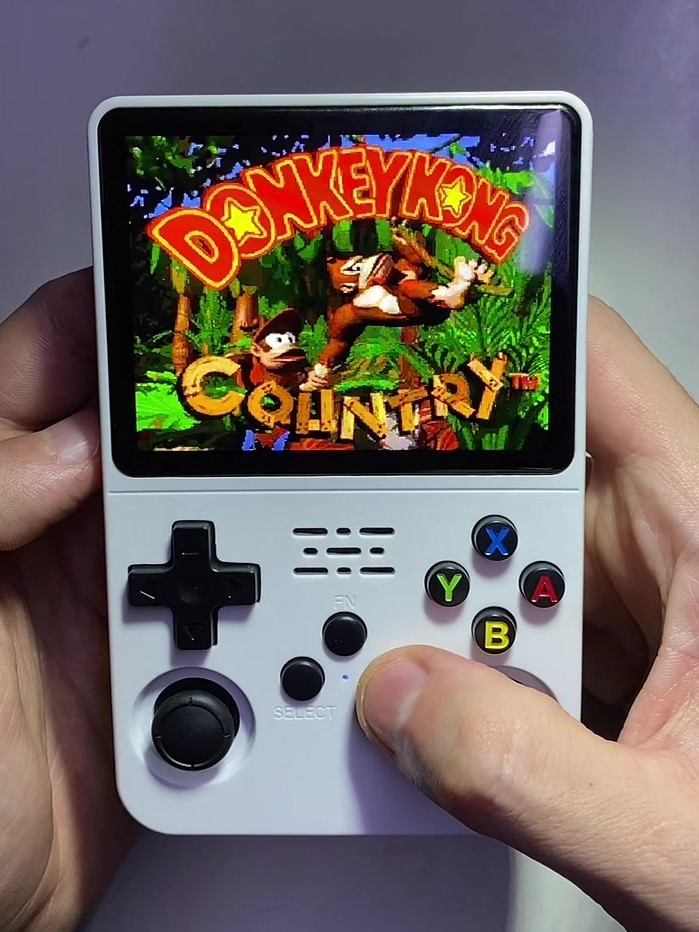 Jogando Donkey Kong Country do Supernintendo no R36S